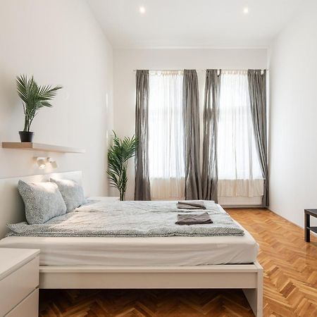 Luxurious Downtown Family Suite Budapest Ngoại thất bức ảnh